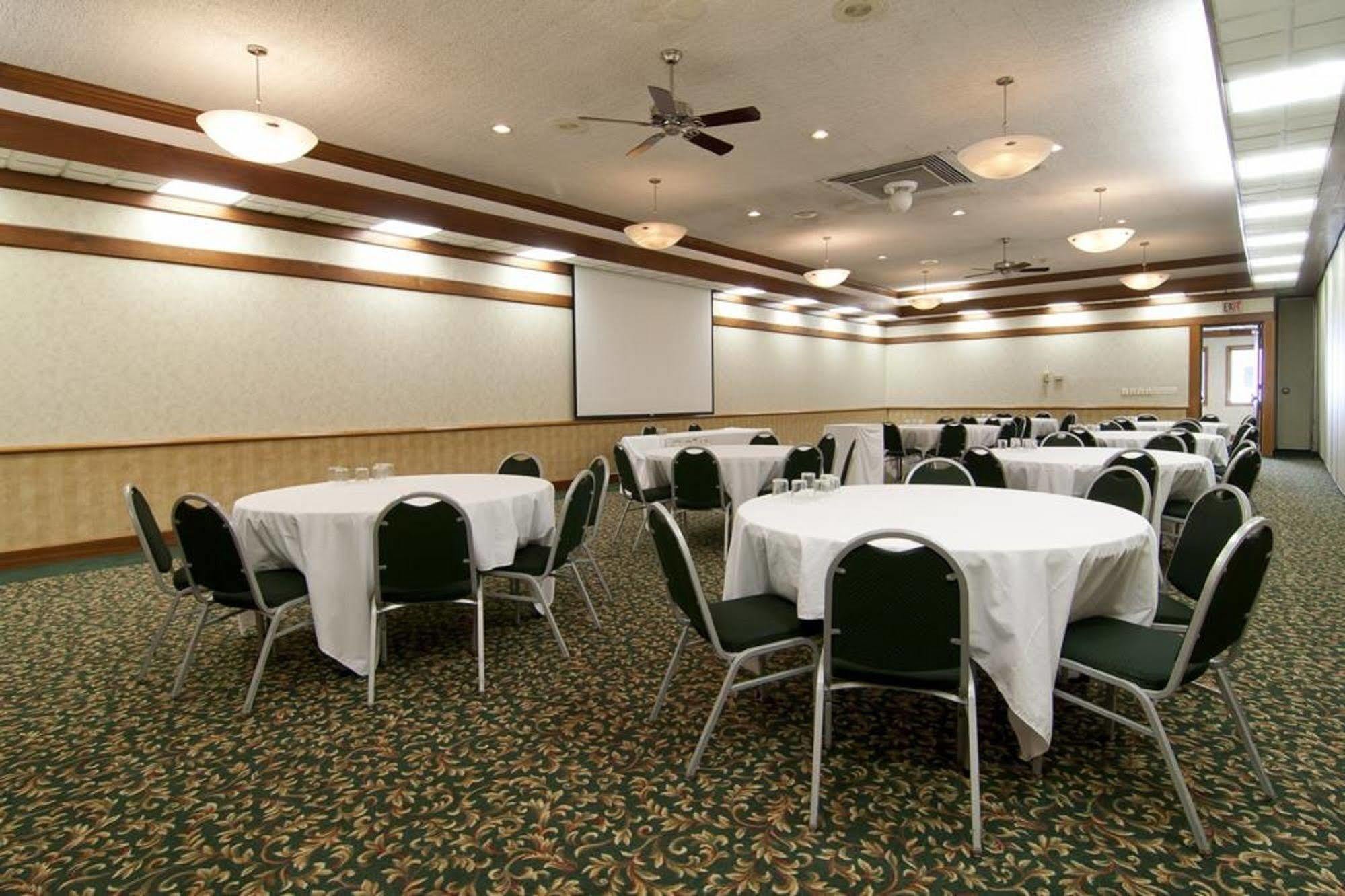Norwood Inn & Suites Mankato North Mankato 외부 사진